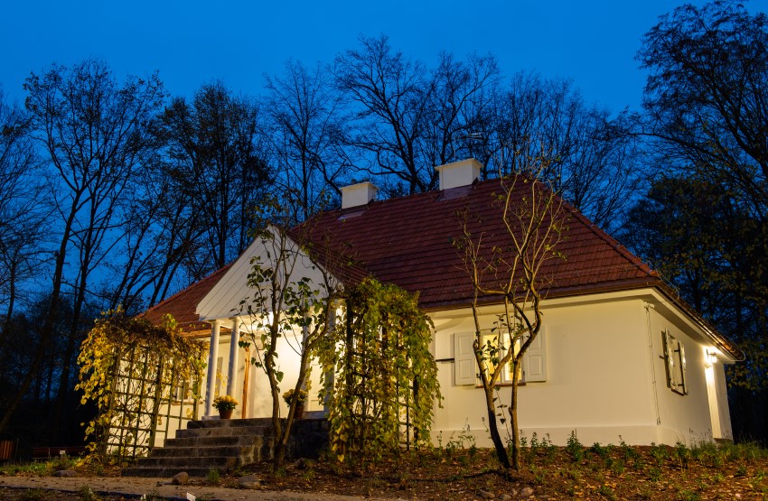 Dworek Rodziny Chełmońskich w Adamowiźnie