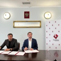 Podpisanie umowy na przebudowę ul. Staszica oraz budowę miejsc postojowych w Kozerkach