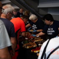 Sportowa seniorada łączy pokolenia