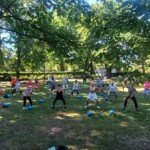 Sportowa seniorada łączy pokolenia